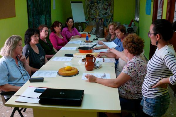 Taller recopilacion recetas cocina tradicional-2014-05-Mayo-fuente Area de Comunicacion Municipal-12