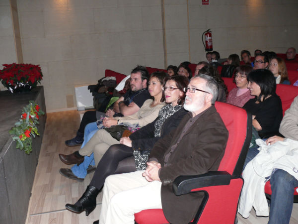 Gala Benefica a favor del pueblo saharaui-18-12-2010-fuente Area Comunicacion Municipal-03