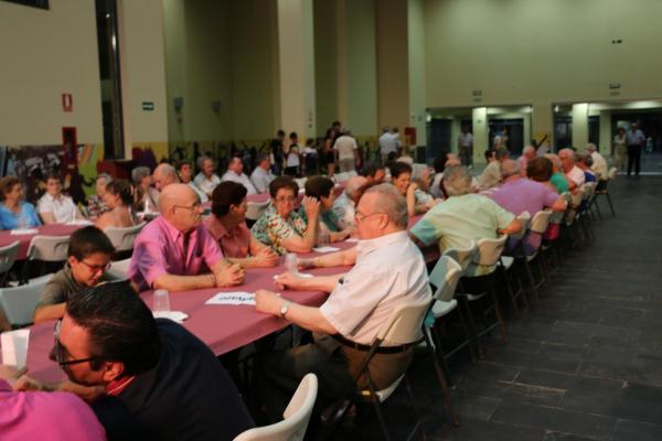 Cena de la Asociacion de Jubilados en su Semana Cultural-2014-08-09--fuente Area Comunicación Municipal-08