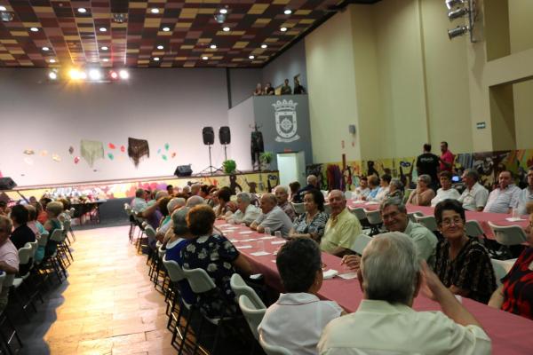 Cena de la Asociacion de Jubilados en su Semana Cultural-2014-08-09--fuente Area Comunicación Municipal-09