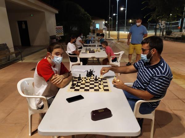 ajedrez nocturno-miguelturra-2021-08-27-fuente imagen-Club Ajedrez Miguelturra-012