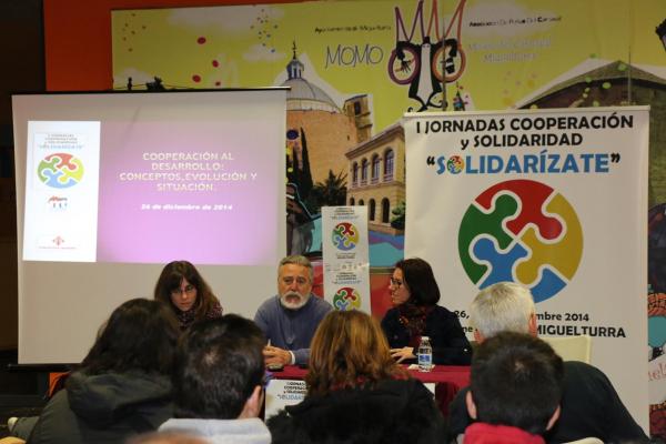 Jornadas Cooperacion Solidarizate-diciembre 2014-fuente Area Comunicacion Municipal-46