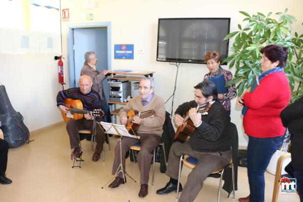 Asociacion Coros y Rondallas de Miguelturra en Centro de Dia-2015-12-01-fuente Area de Comunicación Municipal-027