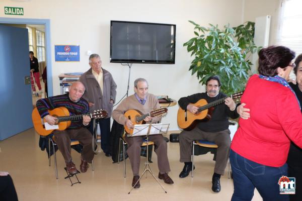 Asociacion Coros y Rondallas de Miguelturra en Centro de Dia-2015-12-01-fuente Area de Comunicación Municipal-029