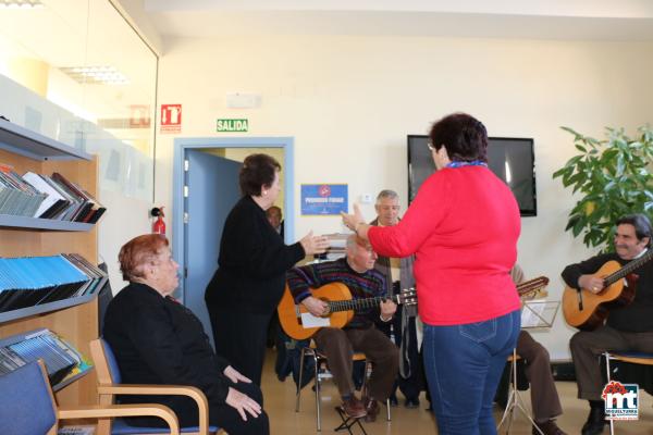 Asociacion Coros y Rondallas de Miguelturra en Centro de Dia-2015-12-01-fuente Area de Comunicación Municipal-032