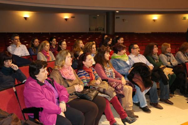 entrega Diplomas cursos Plan Formativo y Cursos Centro de la Mujer de Miguelturra-2015-03-23-fuente Area de Comunicacion Municipal-04