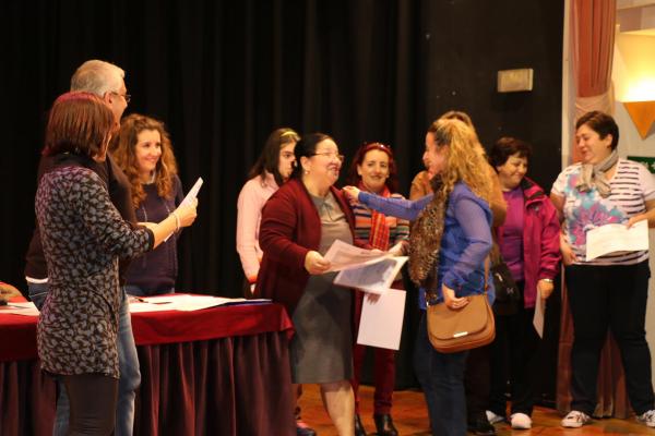 entrega Diplomas cursos Plan Formativo y Cursos Centro de la Mujer de Miguelturra-2015-03-23-fuente Area de Comunicacion Municipal-13