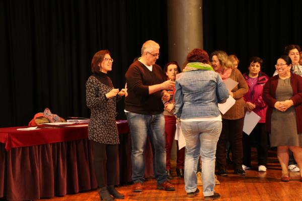 entrega Diplomas cursos Plan Formativo y Cursos Centro de la Mujer de Miguelturra-2015-03-23-fuente Area de Comunicacion Municipal-28