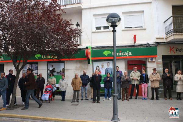 Minuto Silencio y apoyo victimas atentado de Paris-2015-11-15-fuente Area de Comunicación Municipal-010