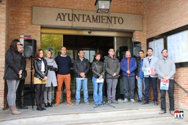 Minuto Silencio y apoyo victimas atentado de Paris-2015-11-15-fuente Area de Comunicación Municipal-011