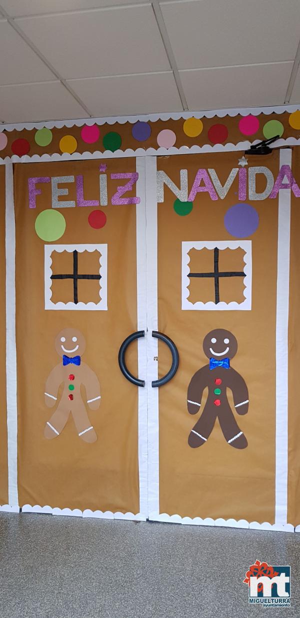 Puertas navideñas en el Colegio Clara Campoamor - diciembre 2018-Fuente imagen Area Comunicacion Ayuntamiento Miguelturra-001