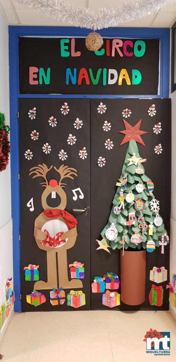 Puertas navideñas en el Colegio Clara Campoamor - diciembre 2018-Fuente imagen Area Comunicacion Ayuntamiento Miguelturra-005