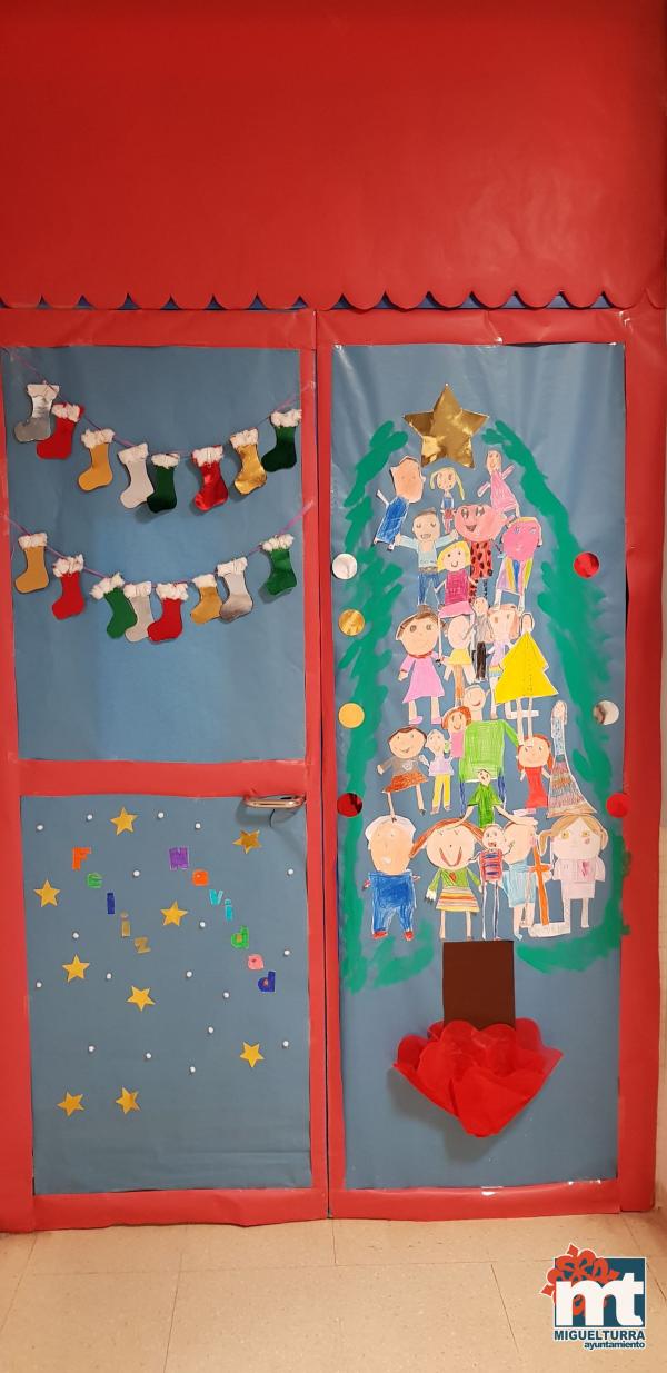 Puertas navideñas en el Colegio Clara Campoamor - diciembre 2018-Fuente imagen Area Comunicacion Ayuntamiento Miguelturra-006