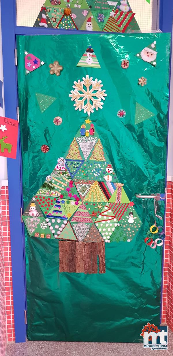 Puertas navideñas en el Colegio Clara Campoamor - diciembre 2018-Fuente imagen Area Comunicacion Ayuntamiento Miguelturra-010