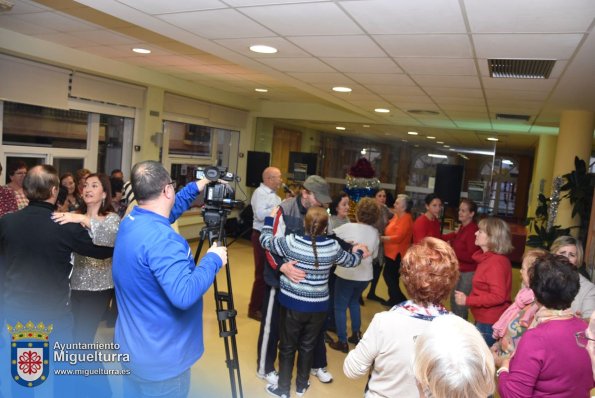 Baile navidad intergeneracional-2023-12-14-Fuente imagen Area Comunicación Ayuntamiento de Miguelturra-018