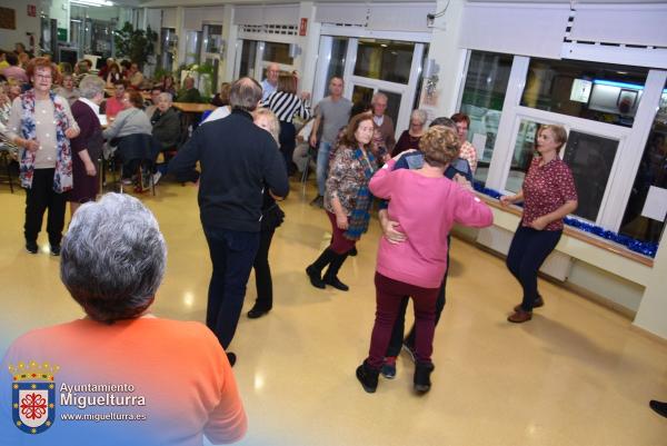 Baile navidad intergeneracional-2023-12-14-Fuente imagen Area Comunicación Ayuntamiento de Miguelturra-033