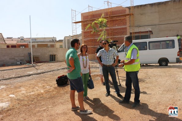 visita institucional a diversas obras en Miguelturrai-2015-08-06-fuente Area de Comunicación Municipal-009