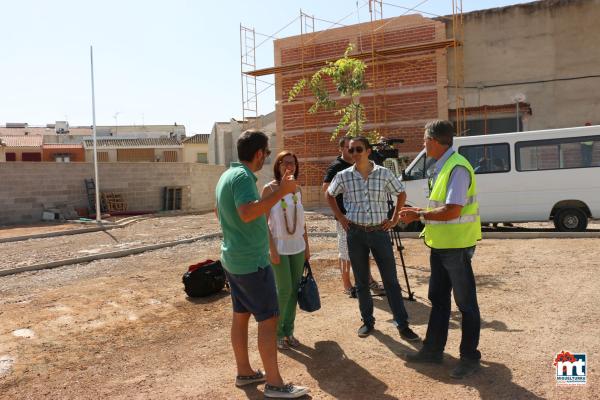 visita institucional a diversas obras en Miguelturrai-2015-08-06-fuente Area de Comunicación Municipal-010