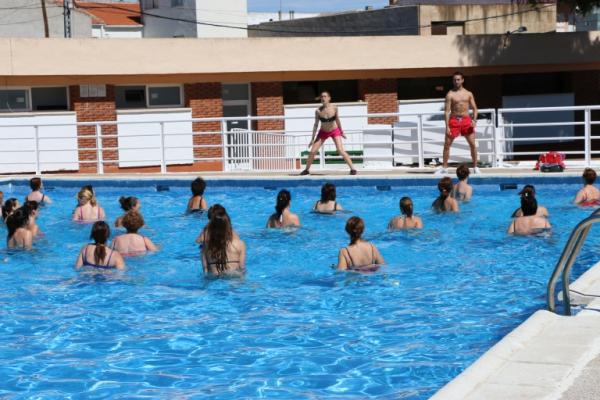 Actividades en la Piscina Municipal de Miguelturra-julio 2014-Fuente Area de Comunicacion Municipal-10