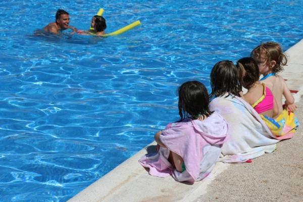 Actividades en la Piscina Municipal de Miguelturra-julio 2014-Fuente Area de Comunicacion Municipal-13