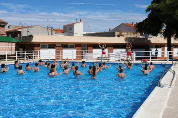 Actividades en la Piscina Municipal de Miguelturra-julio 2014-Fuente Area de Comunicacion Municipal-15