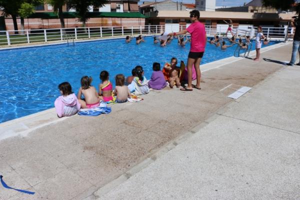 Actividades en la Piscina Municipal de Miguelturra-julio 2014-Fuente Area de Comunicacion Municipal-19