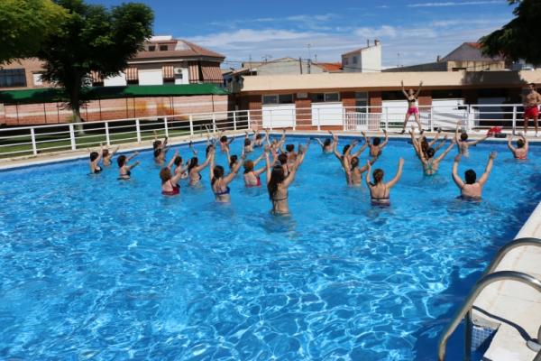 Actividades en la Piscina Municipal de Miguelturra-julio 2014-Fuente Area de Comunicacion Municipal-20