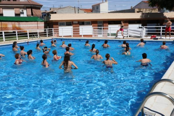 Actividades en la Piscina Municipal de Miguelturra-julio 2014-Fuente Area de Comunicacion Municipal-22