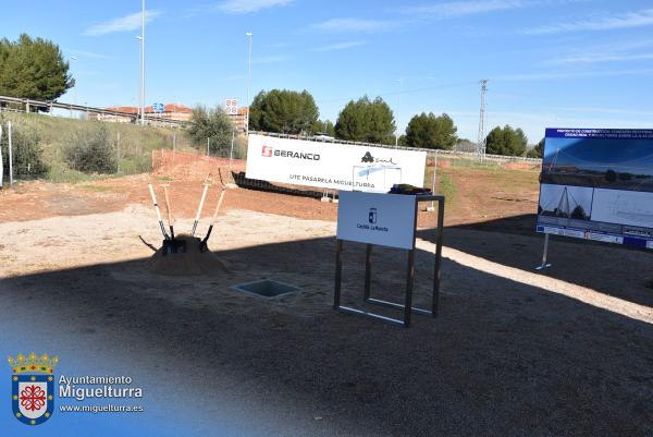 Primera piedra pasarla MIG-CR-2024-02-19-Fuente imagen Area Comunicación Ayuntamiento de Miguelturra-031