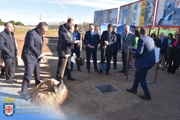 Primera piedra pasarla MIG-CR-2024-02-19-Fuente imagen Area Comunicación Ayuntamiento de Miguelturra-083