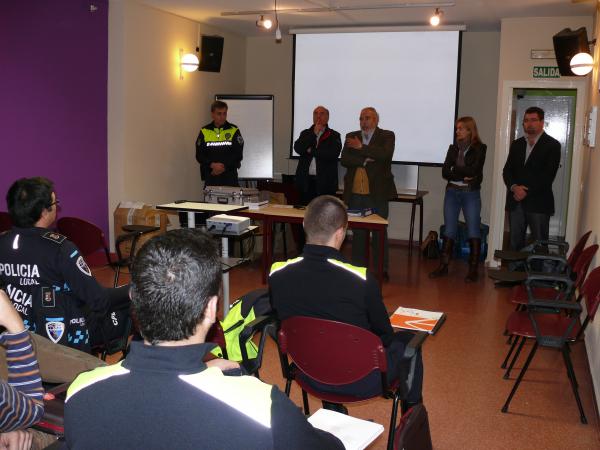 comienzo del curso de policia mancomunidad-25-11-2011-fuente Area Comunicacion Municipal-011