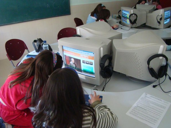 Talleres Día de Internet 2009 - CP Benito Pérez Galdós-20-4-2009- Fuente www.miguelturra.es - 06