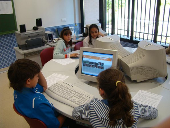 Talleres Día de Internet 2009 - CP Clara Campoamor-23-4-2009- Fuente www.miguelturra.es -25