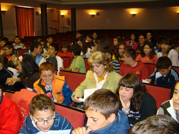 taller-con-centros-educativos-dia-internet-14-05-2010-fuente-www.miguelturra.es-75