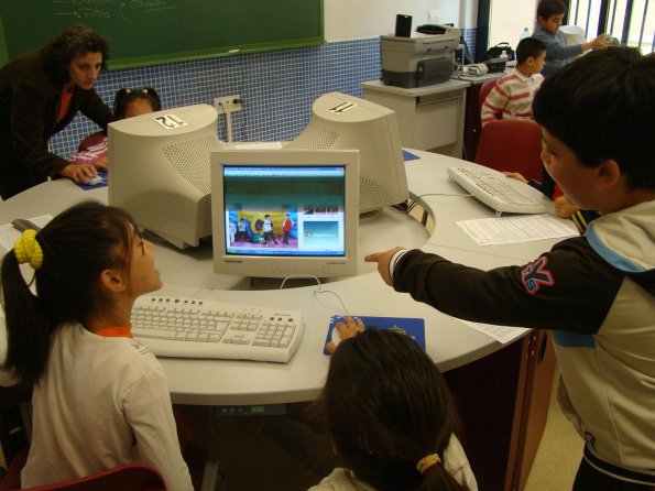 Talleres Día de Internet 2009 - CP Clara Campoamor-24-4-2009- Fuente www.miguelturra.es -16