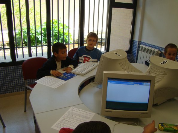 Talleres Día de Internet 2009 - CP Clara Campoamor-24-4-2009- Fuente www.miguelturra.es -22