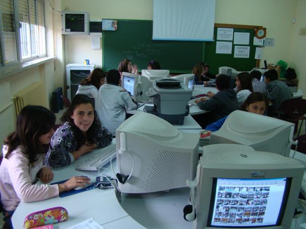 Talleres Día de Internet 2009 - CP El Pradillo-17-4-2009- Fuente www.miguelturra.es -03