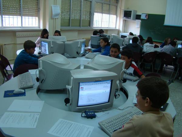 Talleres Día de Internet 2009 - CP El Pradillo-17-4-2009- Fuente www.miguelturra.es -04