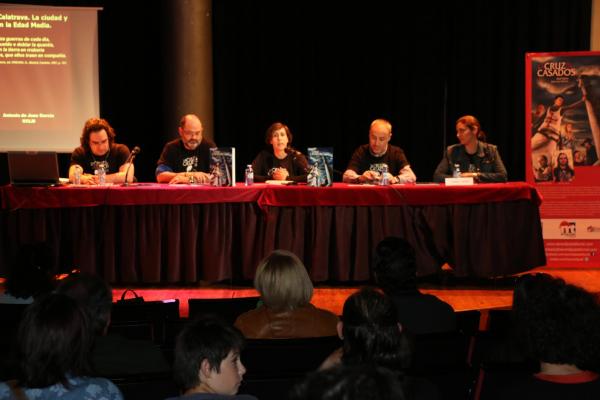 Presentacion del Libro Comic La Cruz de los Casados-2015-03-13-fuente Area Comunicacion Municipal-07