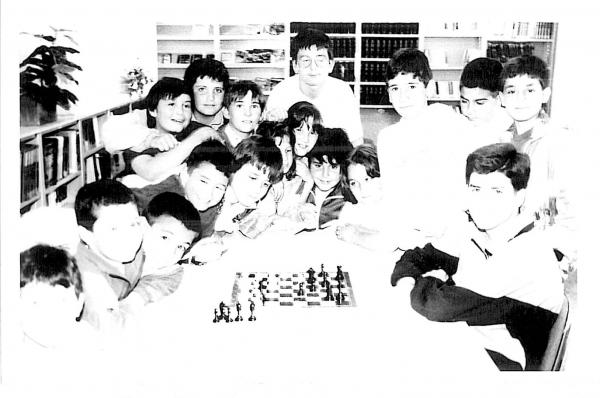 antiguas imagenes cedidas por la Biblioteca Municipal de Miguelturra - concurso ajedrez damas 1990