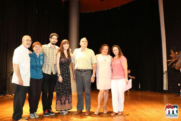 Desfile curso costura y exhibición curso guitarra UP-junio 2015-fuente Area de Comunicación Municipal-002