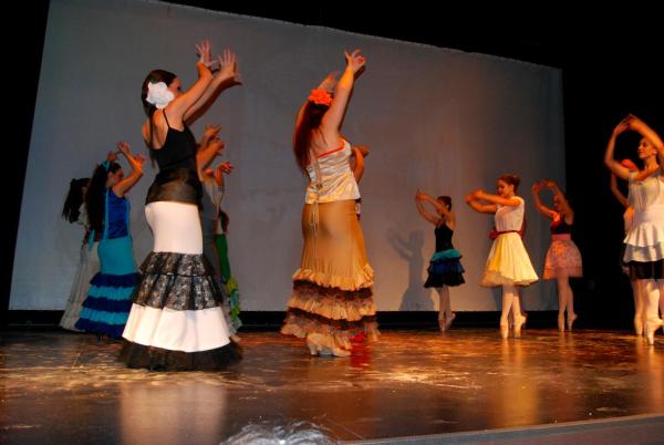 muestra grupos de baile-2013-06-29-fuente Esmeralda Muñoz Sanchez-017
