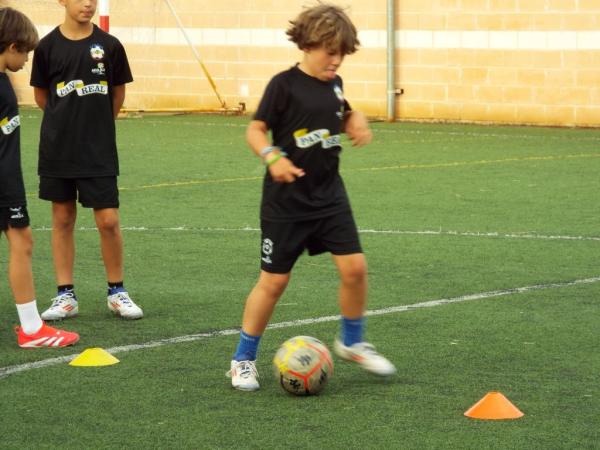 campusfutbolmiguelturra2025-dia2-martes-fuente-albertosanchez-037
