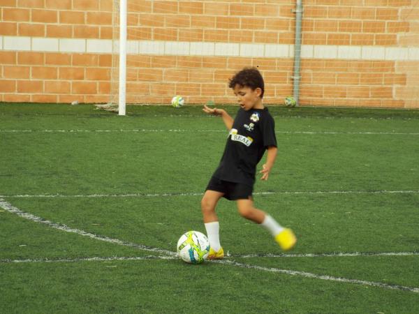 campusfutbolmiguelturra2025-dia2-martes-fuente-albertosanchez-066