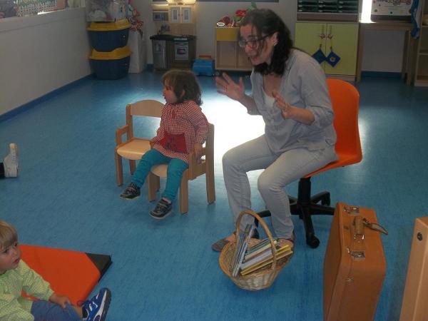 Dia del Libro 2015 en Escuela Municipal Infantil Coletas de Miguelturra-fuente Concejalia de Educacion-007