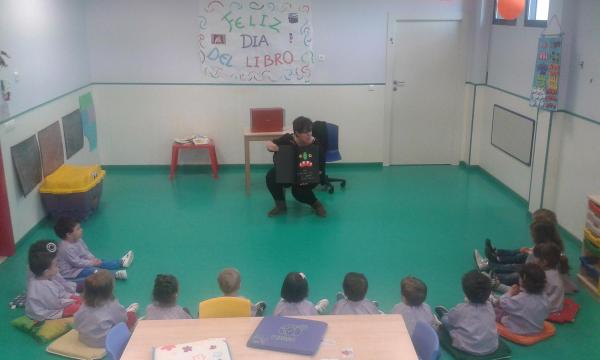 Dia del Libro 2015 en Escuela Municipal Infantil Coletas de Miguelturra-fuente Concejalia de Educacion-029