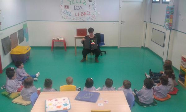 Dia del Libro 2015 en Escuela Municipal Infantil Coletas de Miguelturra-fuente Concejalia de Educacion-030