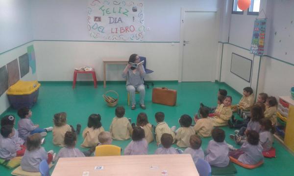 Dia del Libro 2015 en Escuela Municipal Infantil Coletas de Miguelturra-fuente Concejalia de Educacion-033