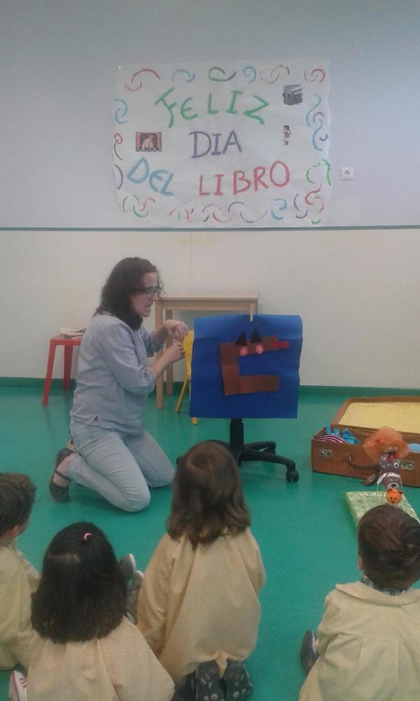 Dia del Libro 2015 en Escuela Municipal Infantil Coletas de Miguelturra-fuente Concejalia de Educacion-037
