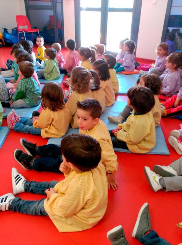 Dia del Libro 2015 en Escuela Municipal Infantil Coletas de Miguelturra-fuente Concejalia de Educacion-048